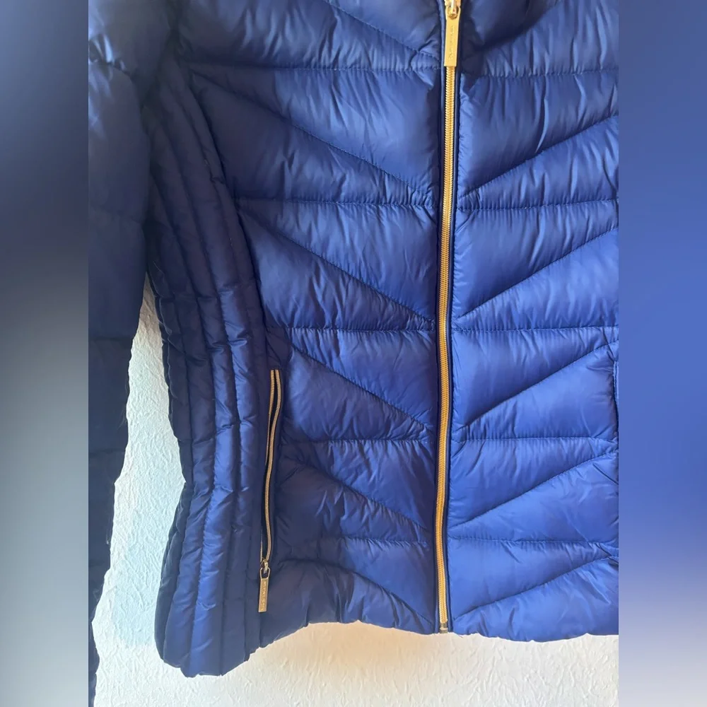 Michael Kors Women's Blue Puffer Jacket size‎ S